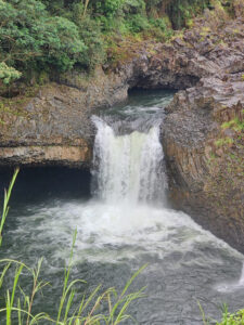 Kaimukanaka Falls