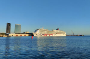 Pride of America / Honolulu
