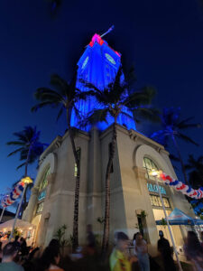 Aloha Tower bei Nacht