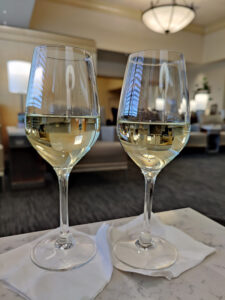 ein Glas Sekt zum Abschied