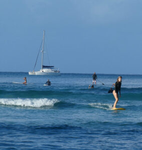 Waikiki Beach am Morgen