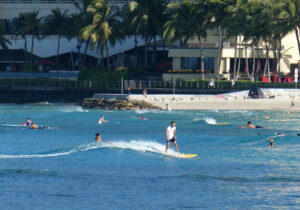 Waikiki Beach am Morgen