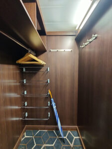 begehbarer Kleiderschrank