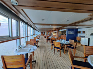 Waves Grill