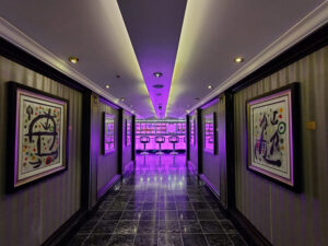 Gang zur Casino Bar