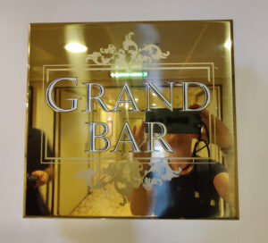 Grand Bar