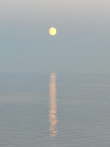 fast Vollmond