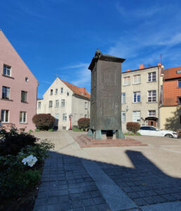 Turm-Skulptur