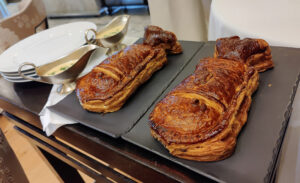 Bar en Croute et Sauce Beurre Blanc