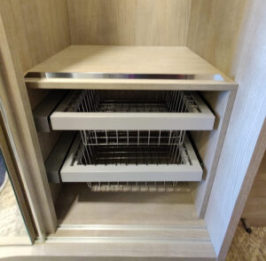 rechter Schrank