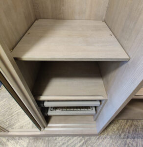 rechter Schrank