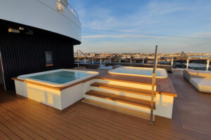 The Haven Sundeck Deck 17