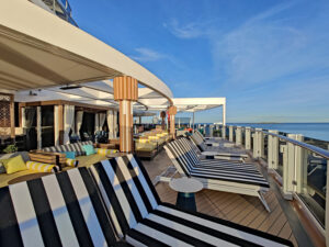 Indulge Outdoor Lounge