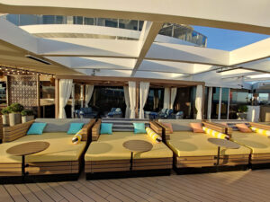 Indulge Outdoor Lounge