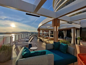 Indulge Outdoor Lounge