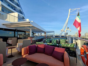 Indulge Outdoor Lounge