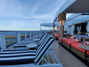 Indulge Outdoor Lounge