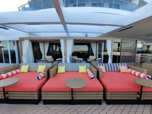 Indulge Outdoor Lounge