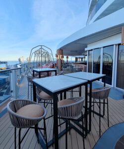 Indulge Outdoor Lounge