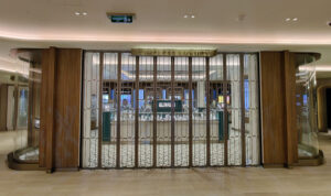 Shops & Boutiques Deck 7 Atrium
