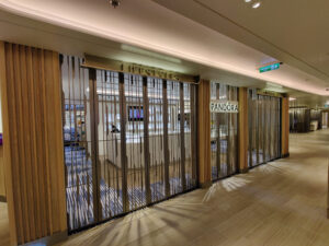 Boutiques Deck 8 Atrium