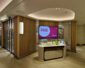 Boutiques Deck 8 Atrium