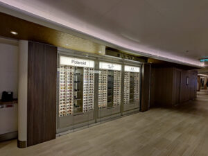Shops & Boutiques Deck 8