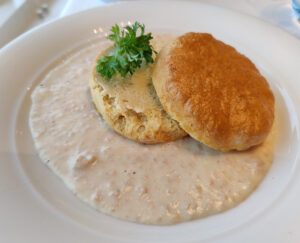 Riesen-Biscuit mit Gravy