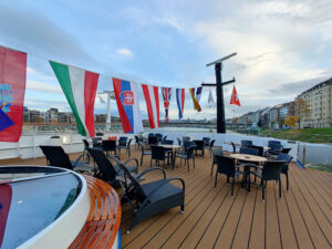 Sonnendeck vorne