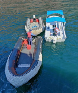 Zodiacs und Glasbodenboot