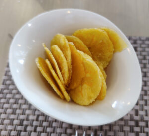 und Kochbananen-Chips