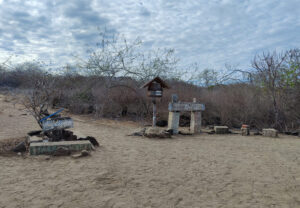 Post Office Bay / Floreana