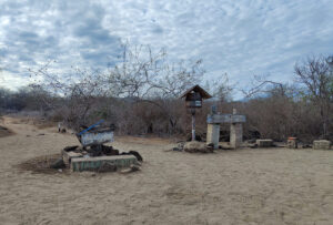 Post Office Bay / Floreana