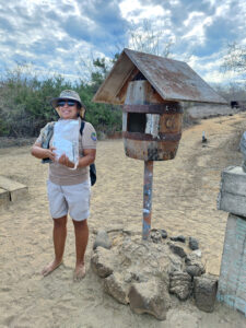 Post Office Bay / Floreana