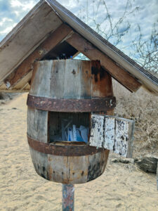 Post Office Bay / Floreana