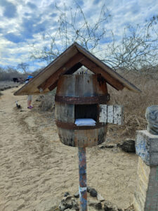 Post Office Bay / Floreana