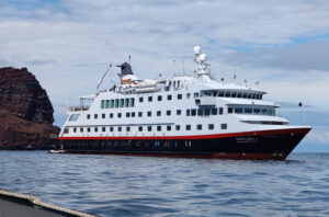 Santa Cruz II vor Buccaneer Cove