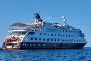 Santa Cruz II vor Bartolome