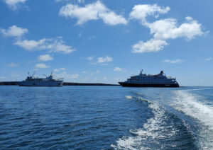 La Pinta und Santa Cruz II