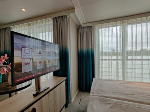 Suite 406