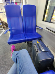 mit dem Zug zum Flug