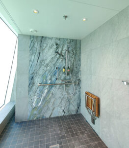rollstuhlgerechte Dusche