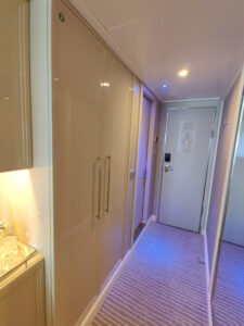 Blick zum Schrank