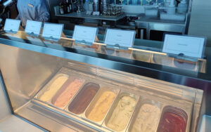Eis im Waves Grill