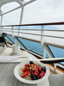 Frühstück mit Blick auf Capri