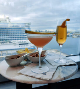 Passion Martini und Champagne Cocktail