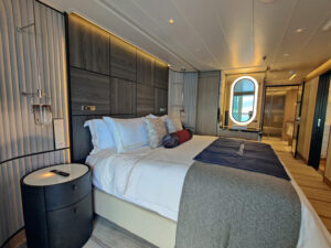 Oceania Suite 12014