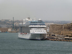 Blick zum Schiff