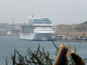 Blick zum Schiff