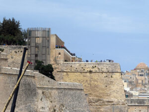 Saluting Battery